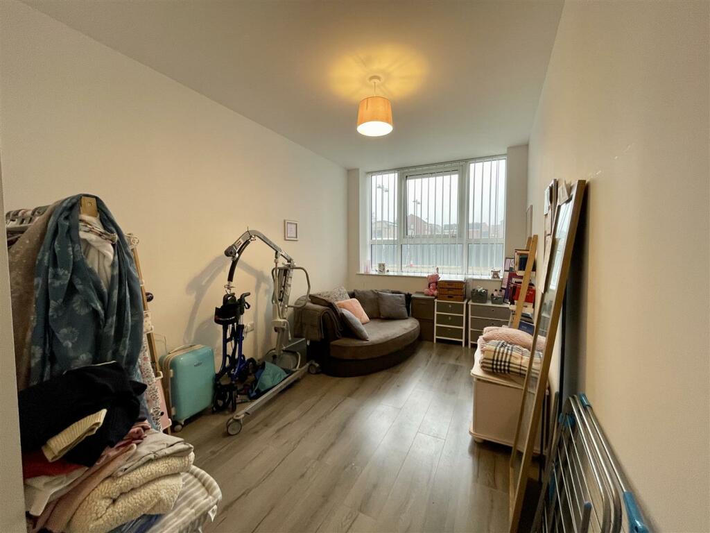 Additional property image - Bingley Road, Bradford