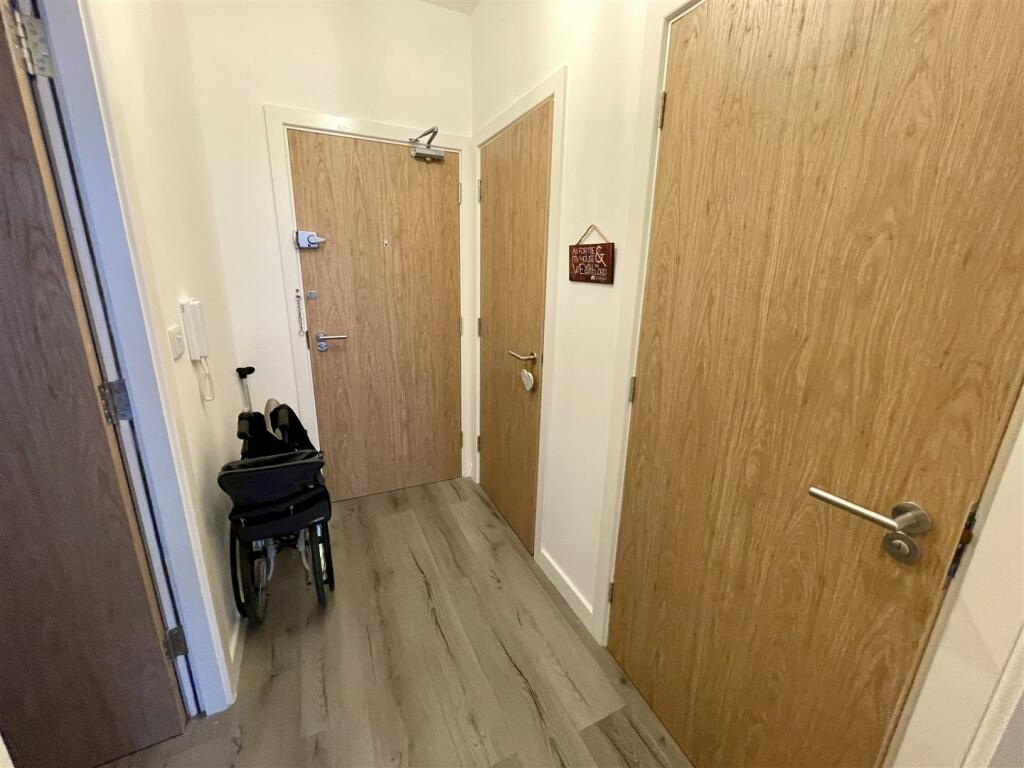 Additional property image - Bingley Road, Bradford