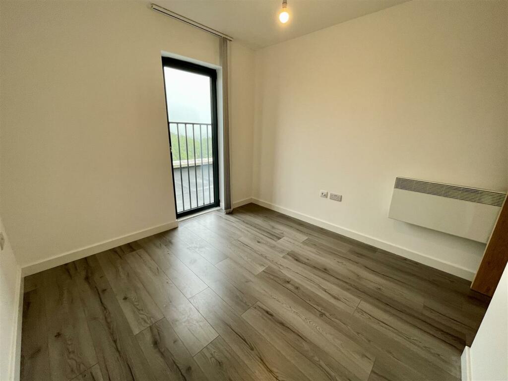 Additional property image - Bingley Road, Bradford