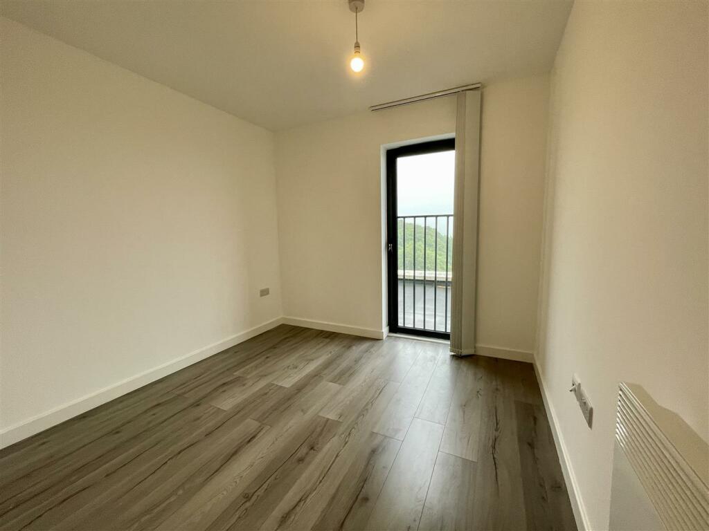 Additional property image - Bingley Road, Bradford