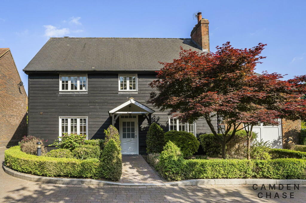 Main image of property: Middle Down, Aldenham, Watford, WD25 8BW