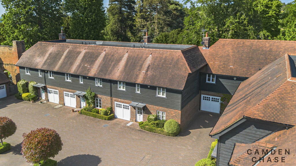 Main image of property: Middle Down, Aldenham, WD25 8BW