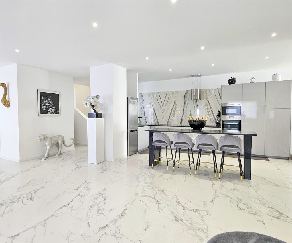 Main image of property: Algarve, Portimão