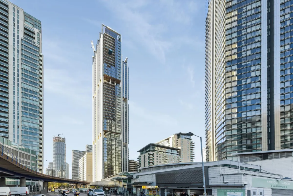 2 bedroom apartment for sale in South Quay Plaza,Marsh Wall, London, E14