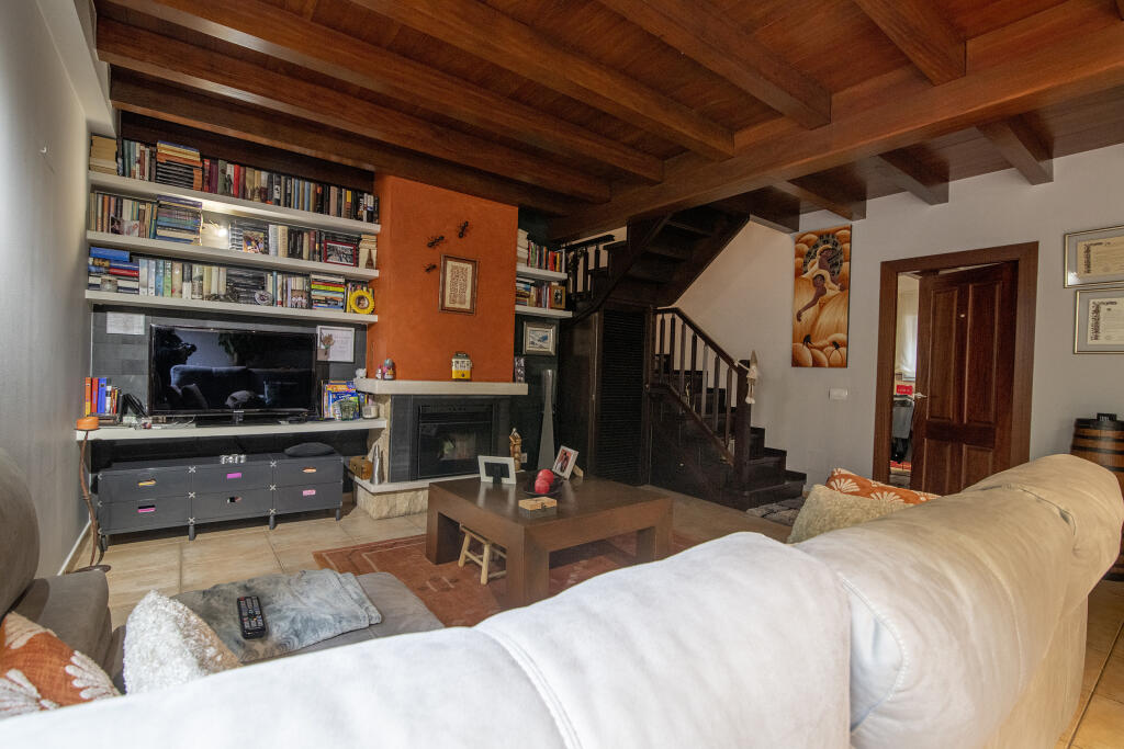 3 bed Apartment for sale in Ordino