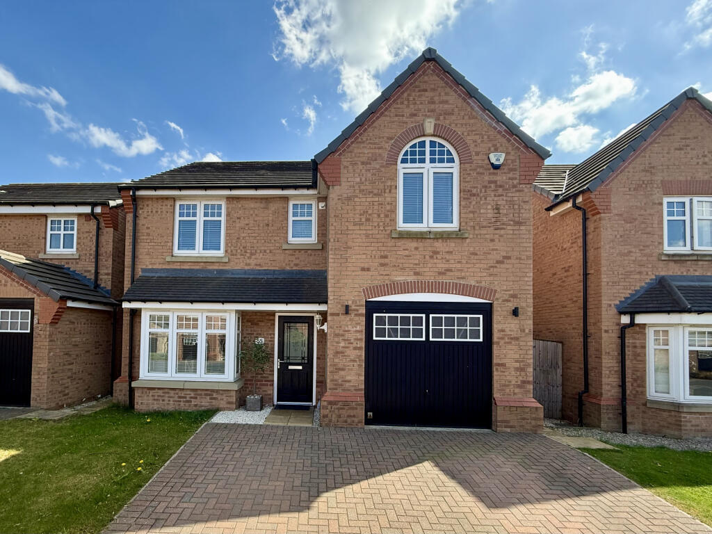 Main image of property: Amberwood Chase, Dewsbury, West Yorkshire