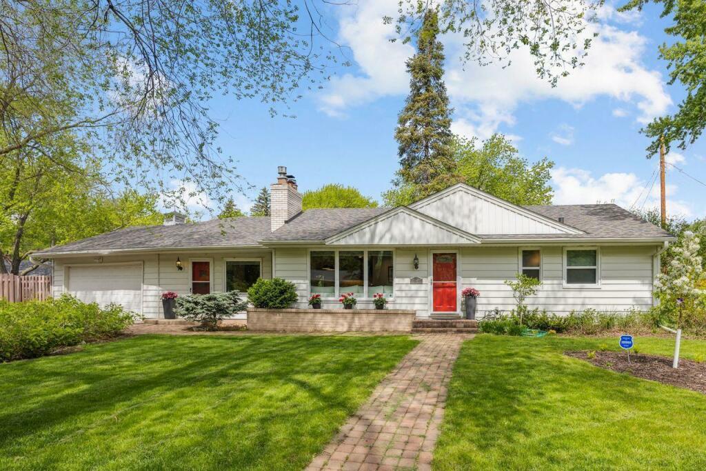 3 bedroom detached house for sale in Minnesota, Hennepin County, Golden