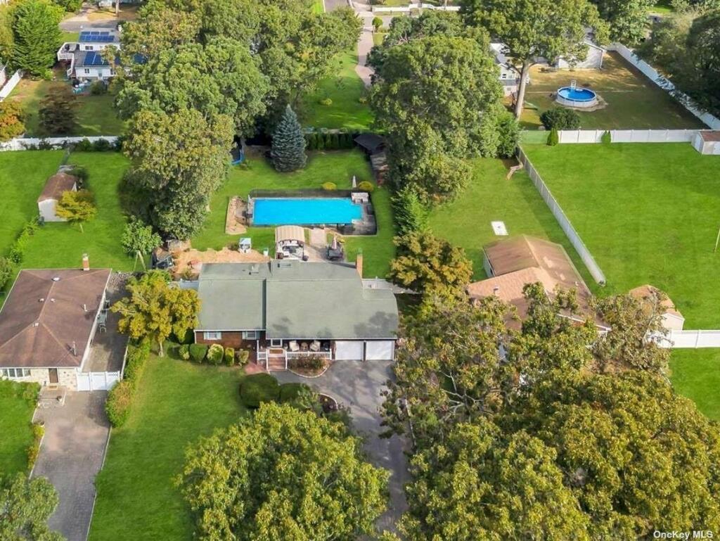 3 bedroom detached house for sale in New York, Suffolk County, Selden, USA