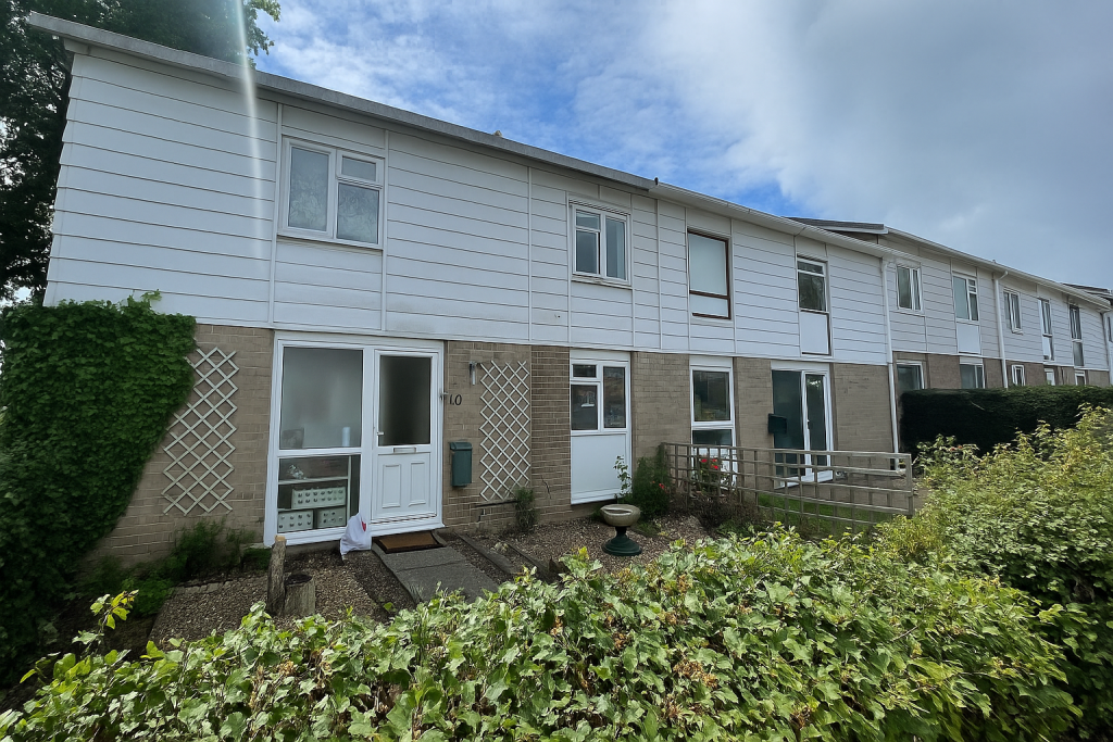 Main image of property: Glastonbury Close, Basingstoke, Hampshire, RG24