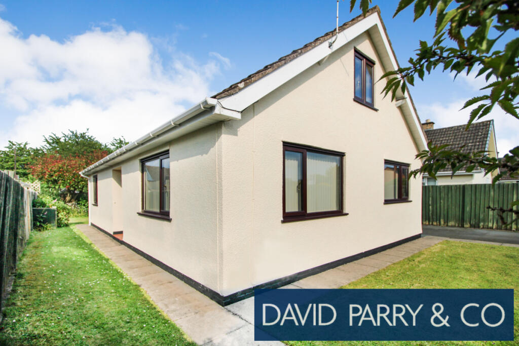 4 bedroom bungalow for sale in Elizabeth Road Kington HR5 3DB, HR5