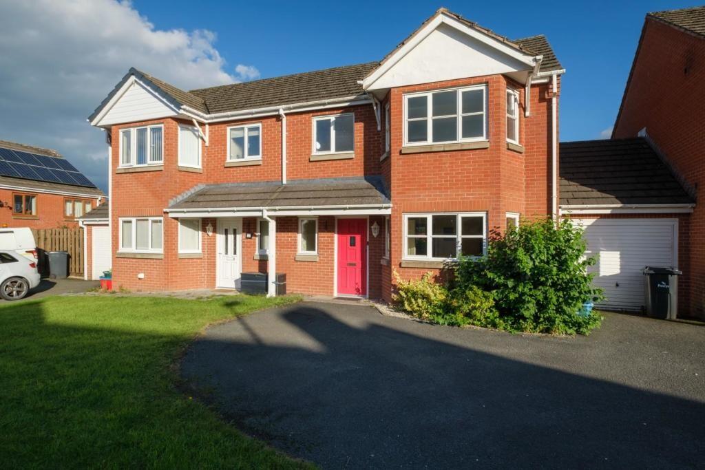 Main image of property: Ithon View, Tremont Park, Llandrindod Wells, Powys, Mid Wales, LD1