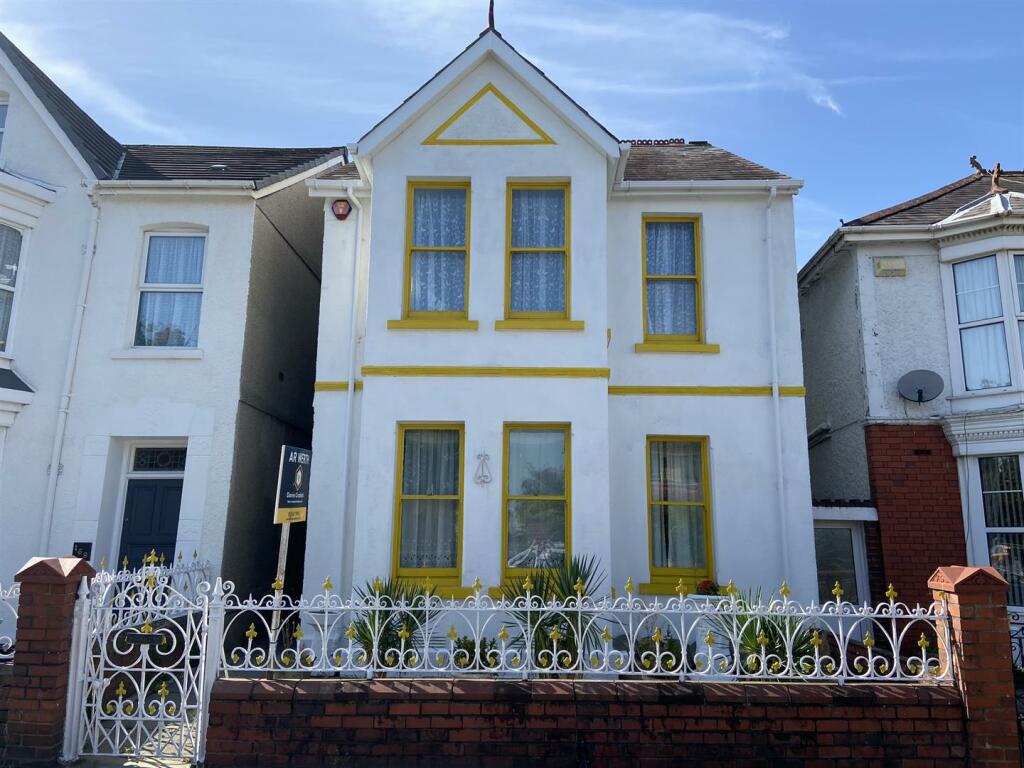 4 bedroom detached house for sale in Felinfoel Road, Llanelli, SA15