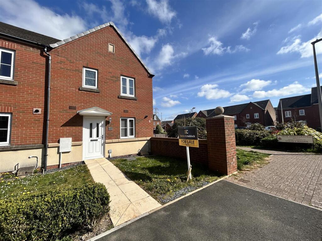 Main image of property: Stryd Bennett, Llanelli