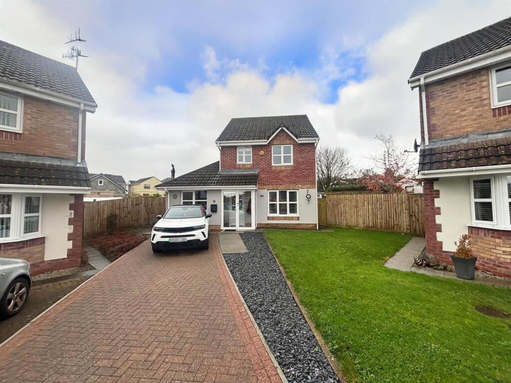 Main image of property: Maes Yr Efail, Llangennech, Llanelli