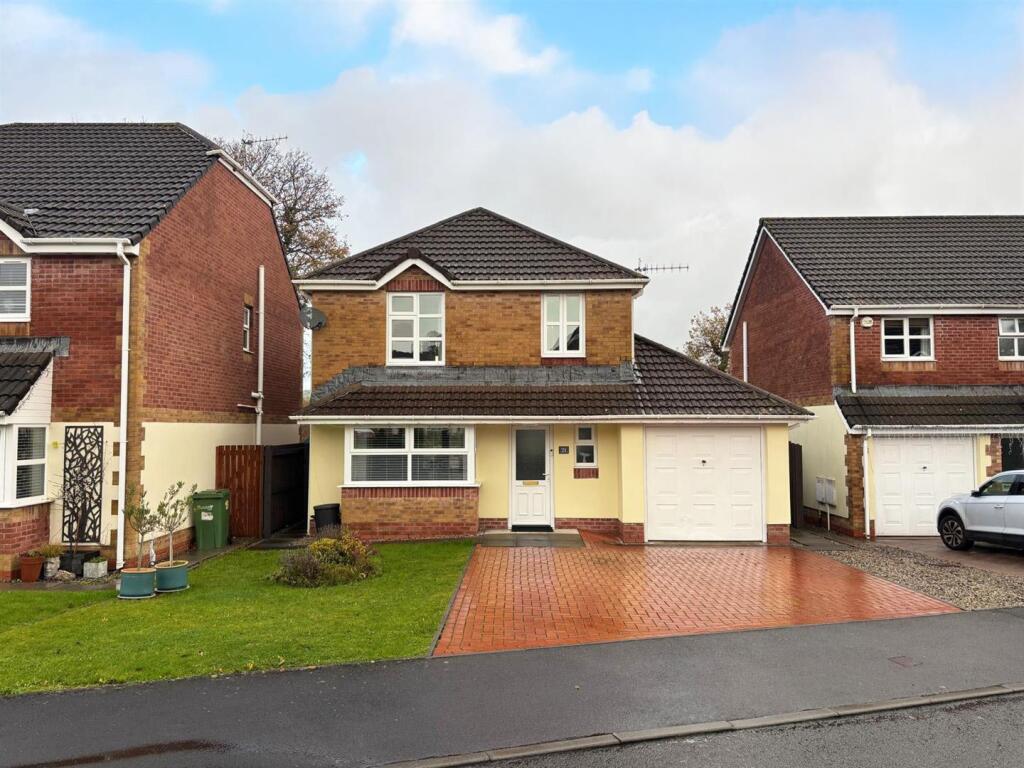 Main image of property: Maes Yr Efail, Llangennech, Llanelli