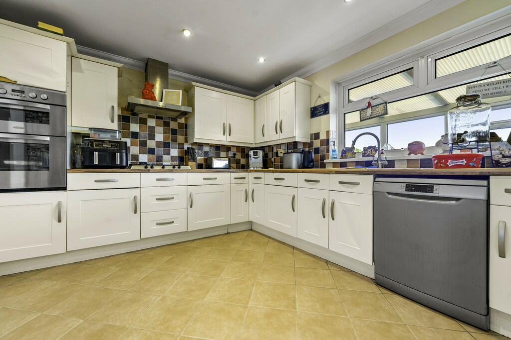 Additional property image - Cross Common Road, Dinas Powys