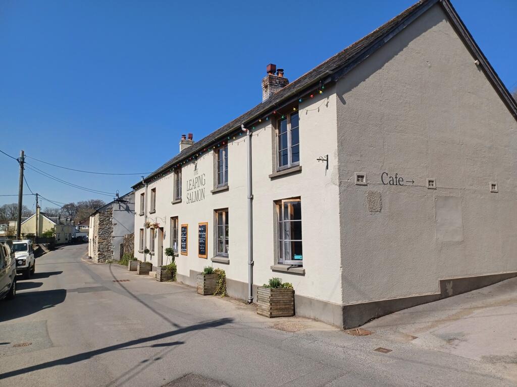 Main image of property: The Leaping Salmon, Whitchurch Road, Horrabridge, Yelverton, Devon, PL20 7TP