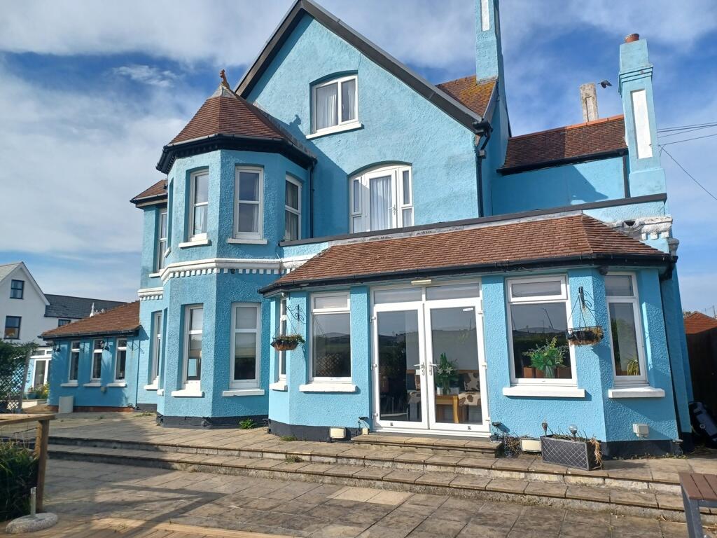 Main image of property: Kerenza Hotel, Flexbury Avenue, Bude, Cornwall