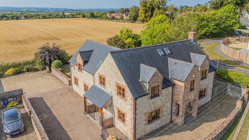 Main image of property: Picts Hill, Langport