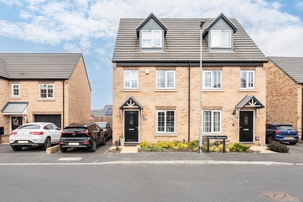 Main image of property: Castle Crescent, Pontefract, West Yorkshire, WF8