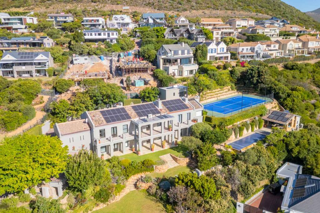 Main image of property: Western Cape, Hout Bay