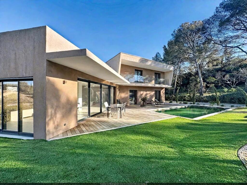 Main image of property: Provence-Alps-Cote d`Azur, Var, St-Raphaël