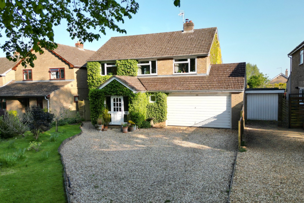 Main image of property: Guilsborough Road, Ravensthorpe, Northamptonshire, NN6 8EW
