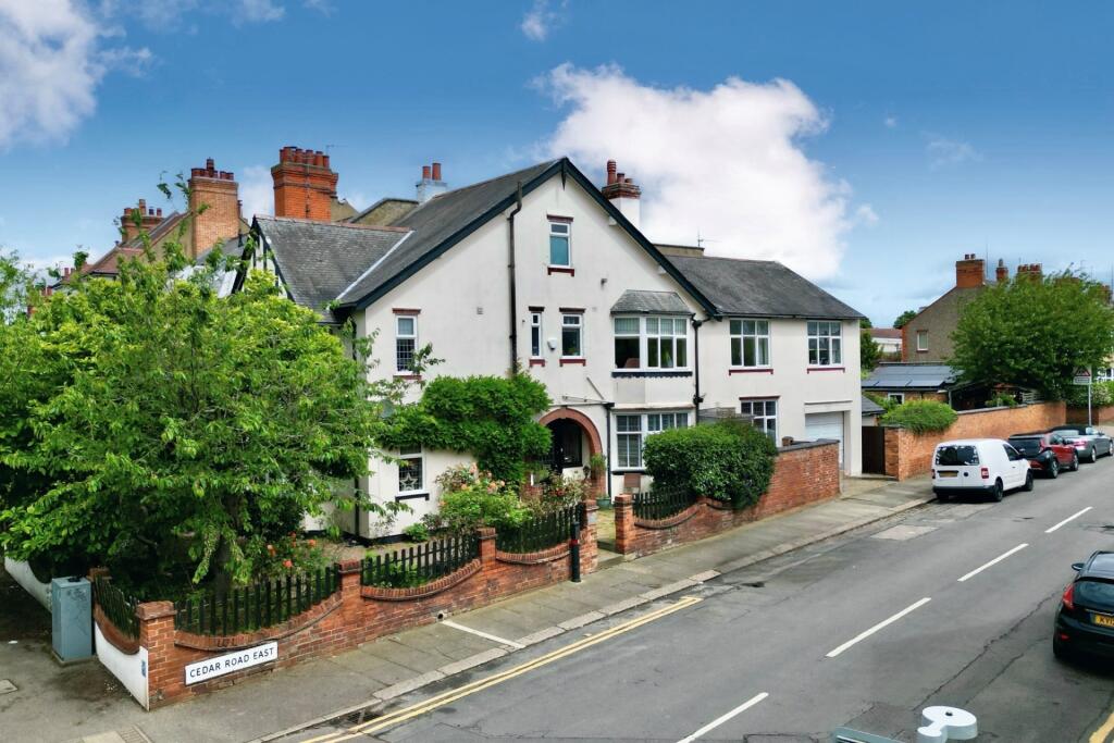 Main image of property: Park Avenue North, Northampton, NN3 2JE