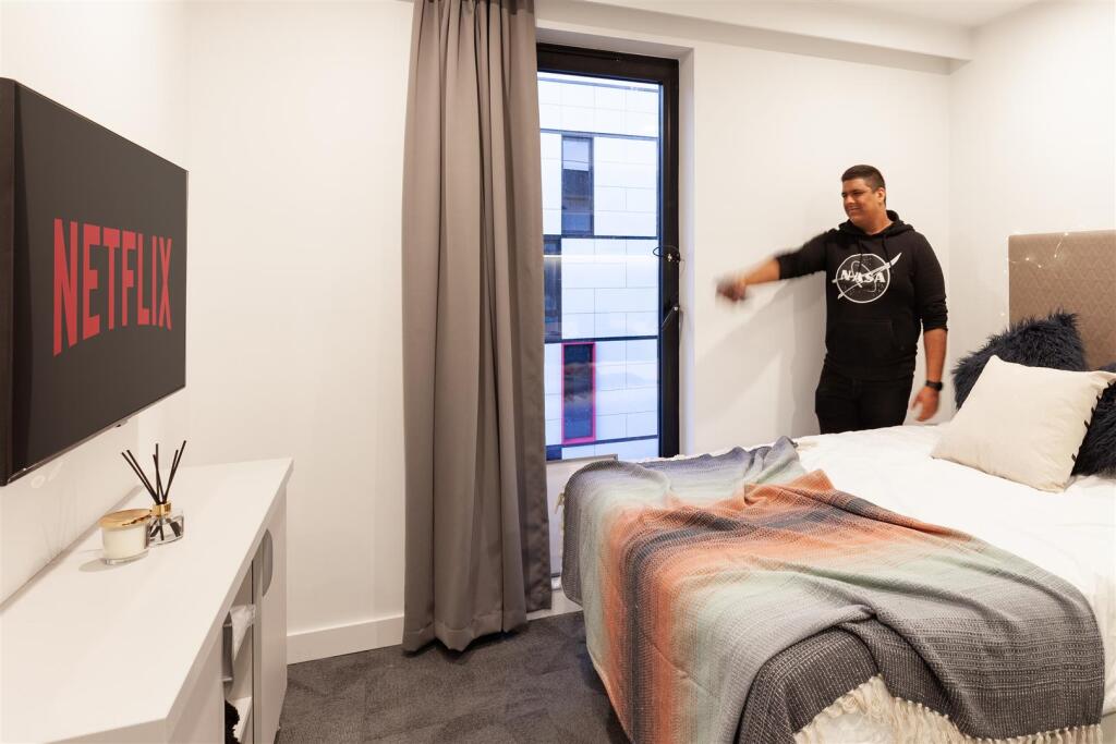 Main image of property: SWANSEA | STUDENT | SEPTEMBER