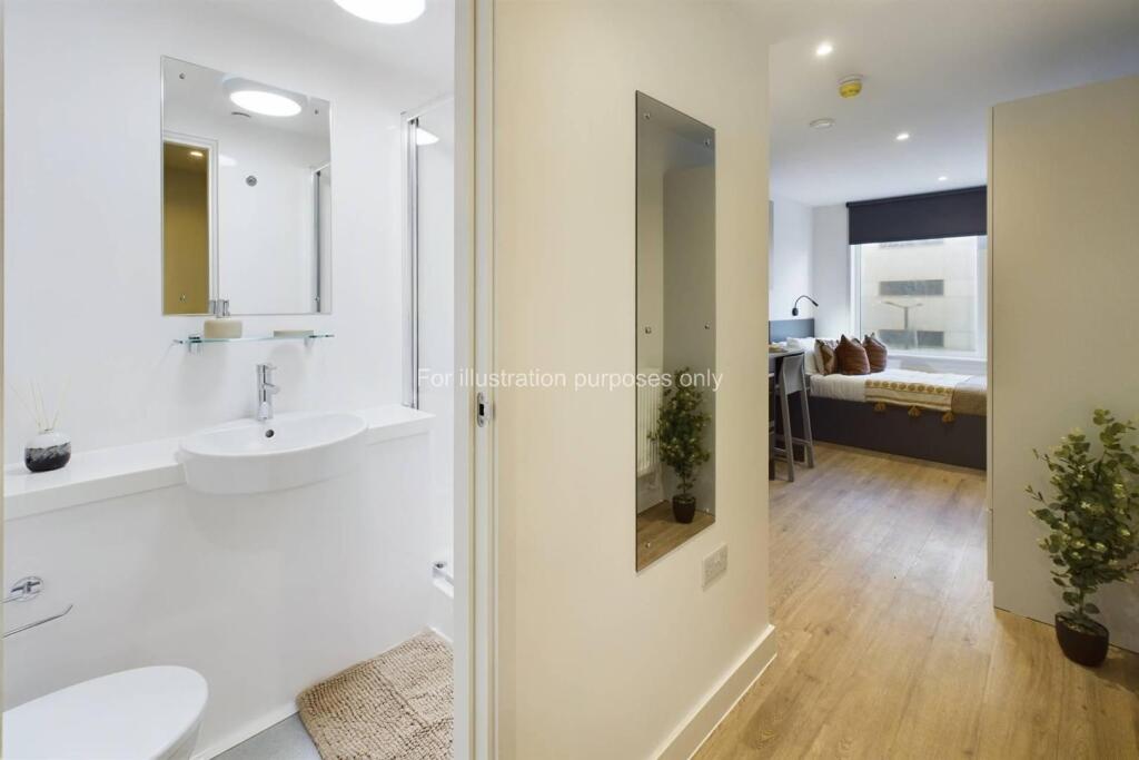 Main image of property: NEWCASTLE | PROFESSIONALS | AVAILABLE NOW
