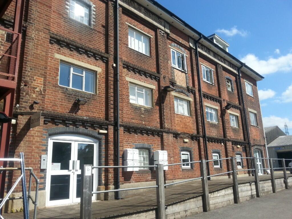 Main image of property: Commercial Road, Totton, SO40