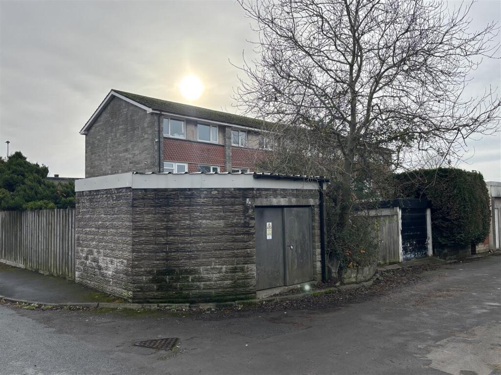 Additional property image - 5, Castle Court, Dinas Powys