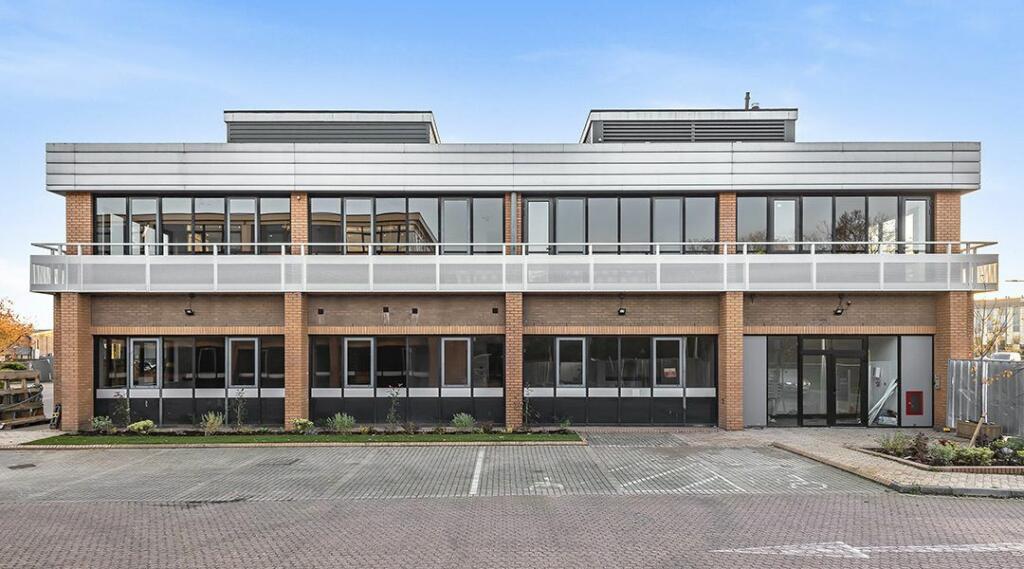 Main image of property: Flat , Leat House, Overbridge Square, Newbury