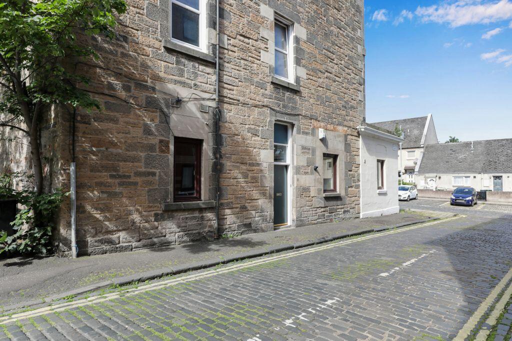 Main image of property: 2 Argyle Street, Edinburgh, EH6 4SZ