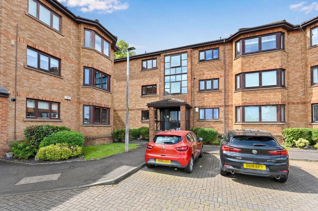 Main image of property: 18/3 Cramond Road North, Edinburgh, EH4 6JE