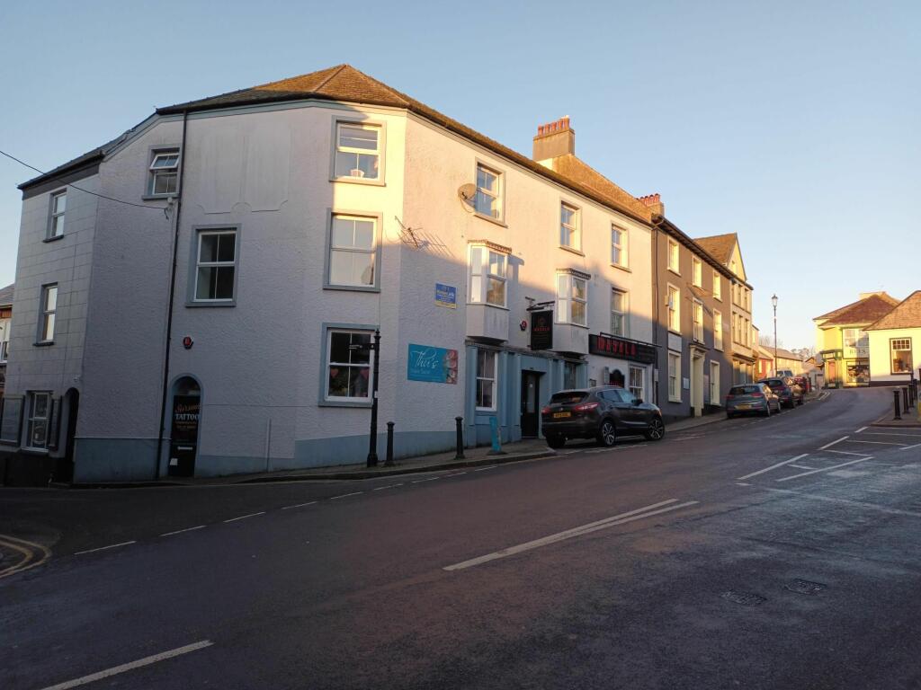 Main image of property: 14 Market Square, Narberth, Pembrokeshire