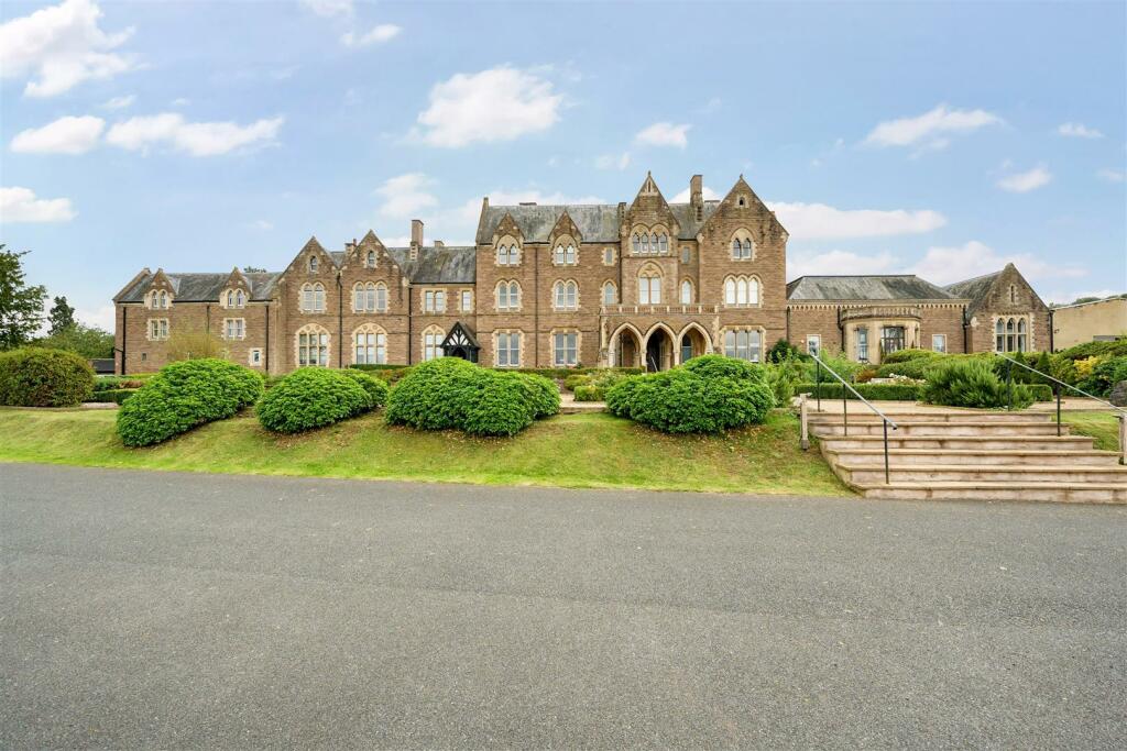 Main image of property: Apartment 11, Bryngwyn Manor, Wormelow, Herefordshire, HR2 8EQ