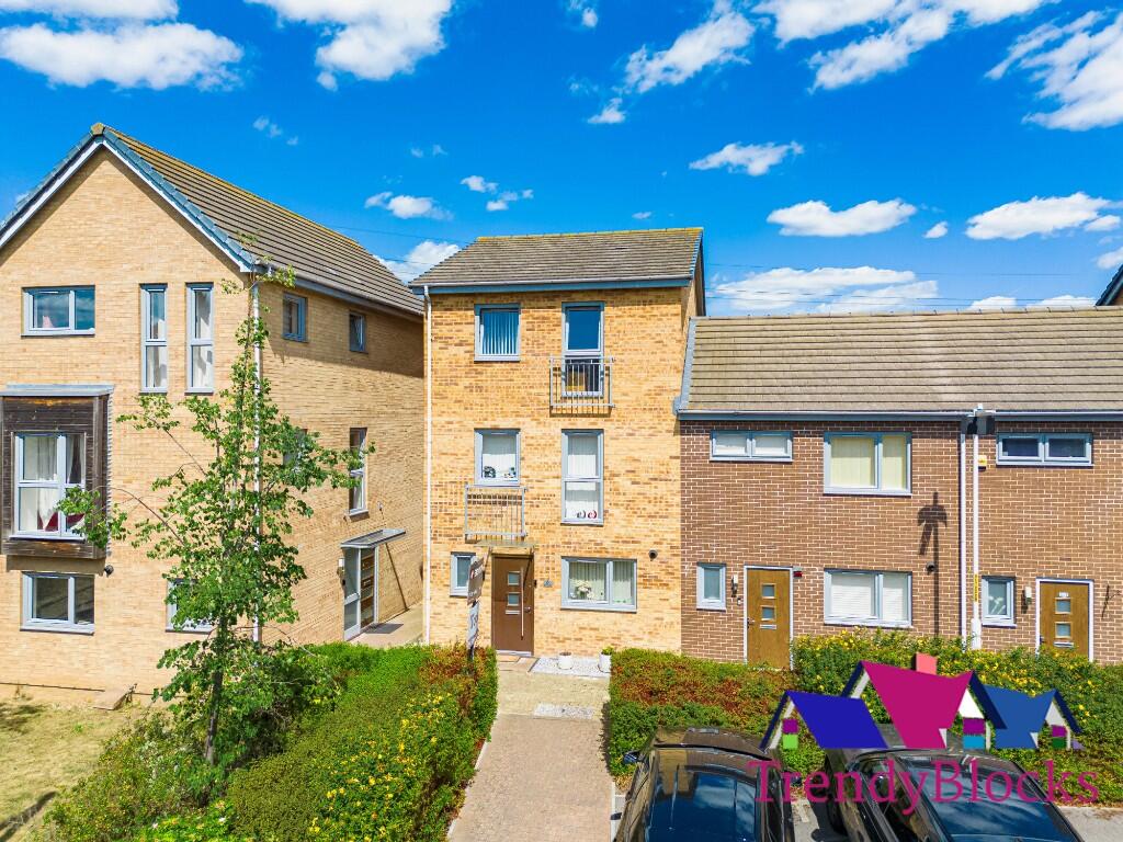 5 bedroom end of terrace house