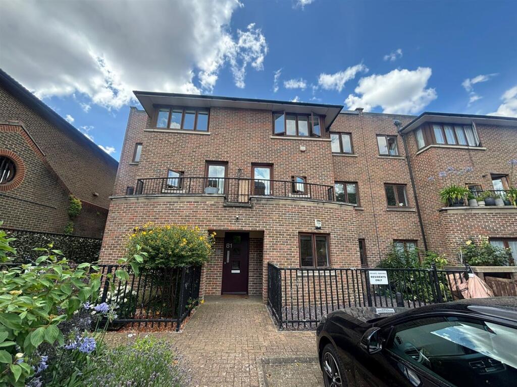 Main image of property: Hertford Road, Hackney