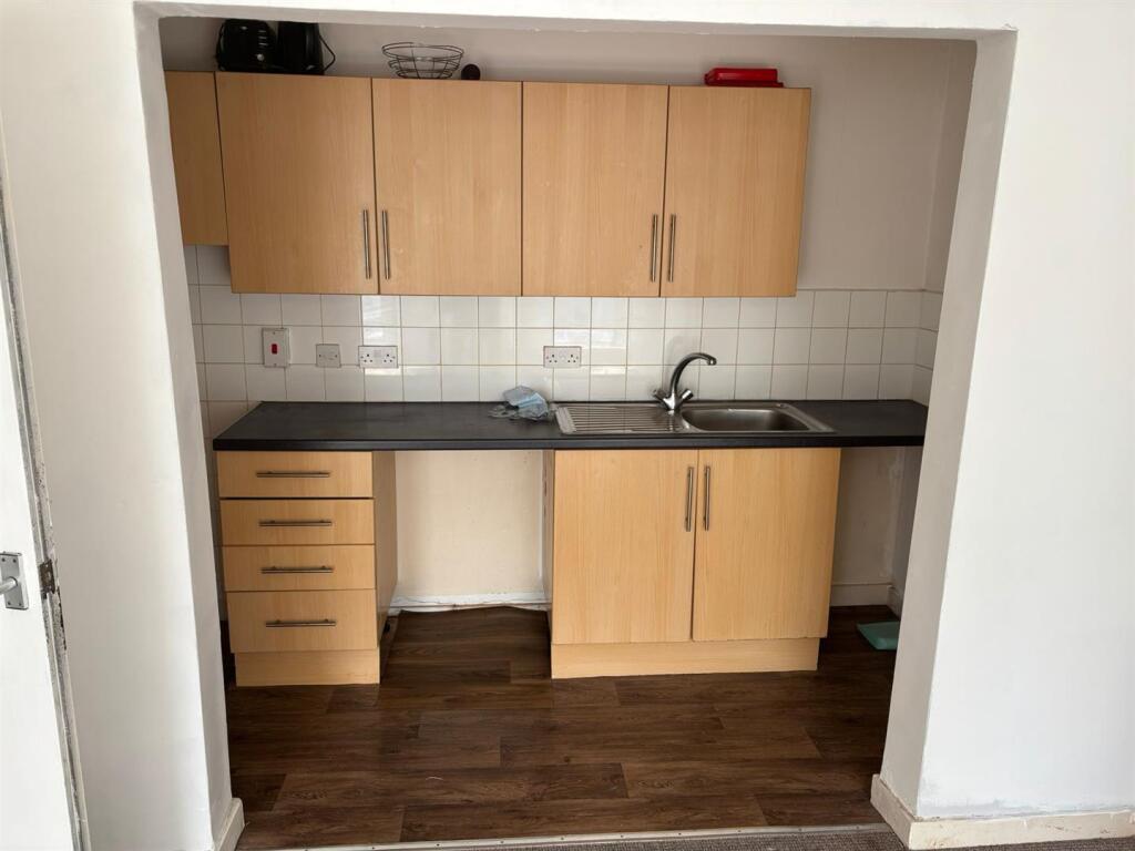 Main image of property: Pensarn, Abergele