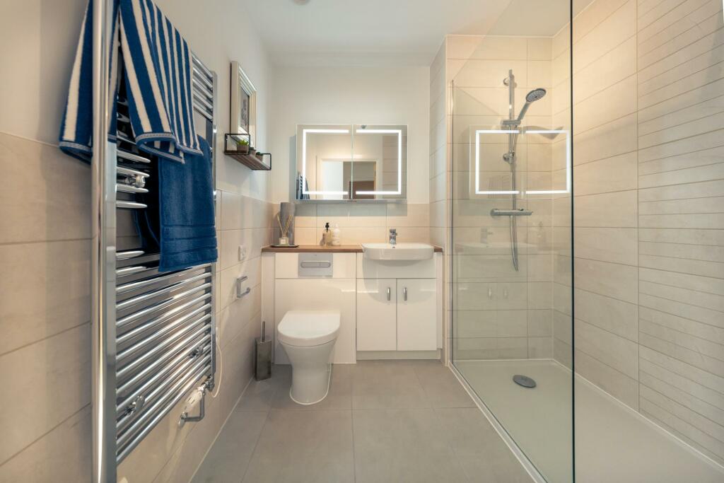 Additional property image - 87 Great North Road, Hatfield, Hertfordshire, AL9 5DB