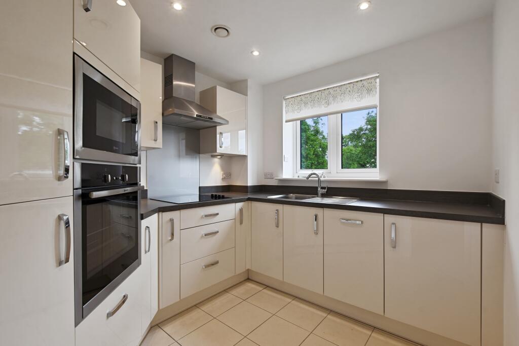 Main image of property: London Road, St Albans, Hertfordshire, AL1 1NR