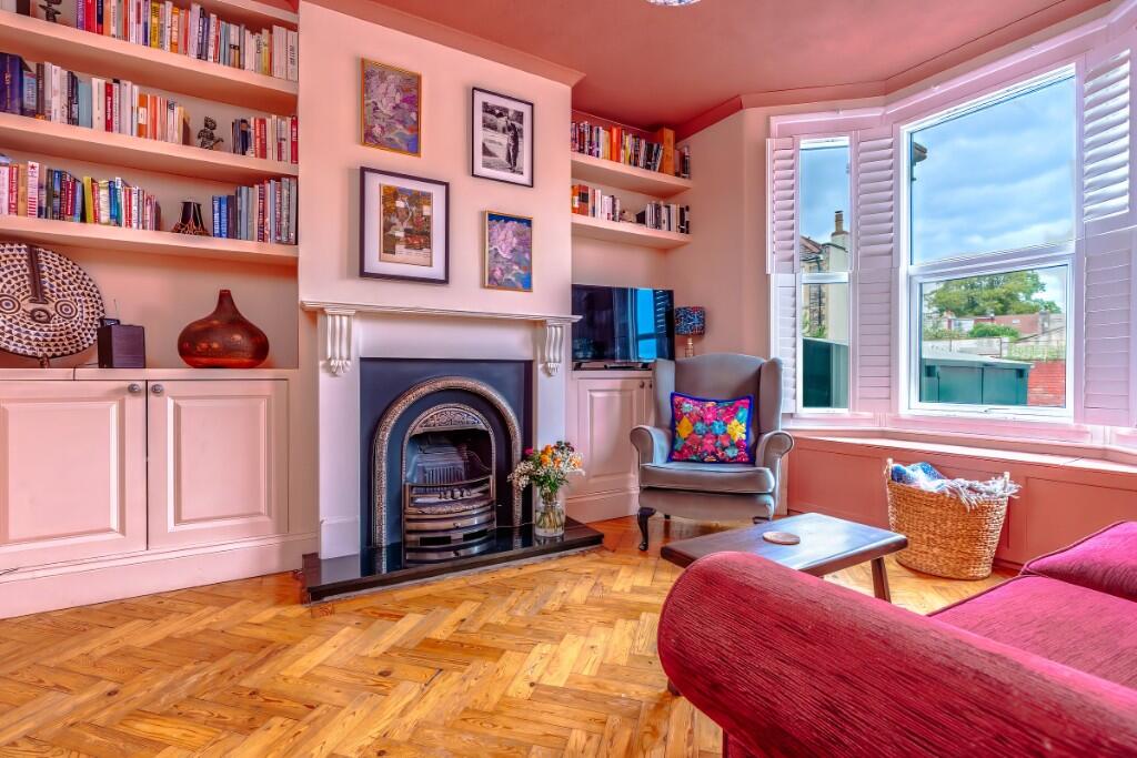 Main image of property: Light and cosy home in the heart of Victoria Park, Bristol