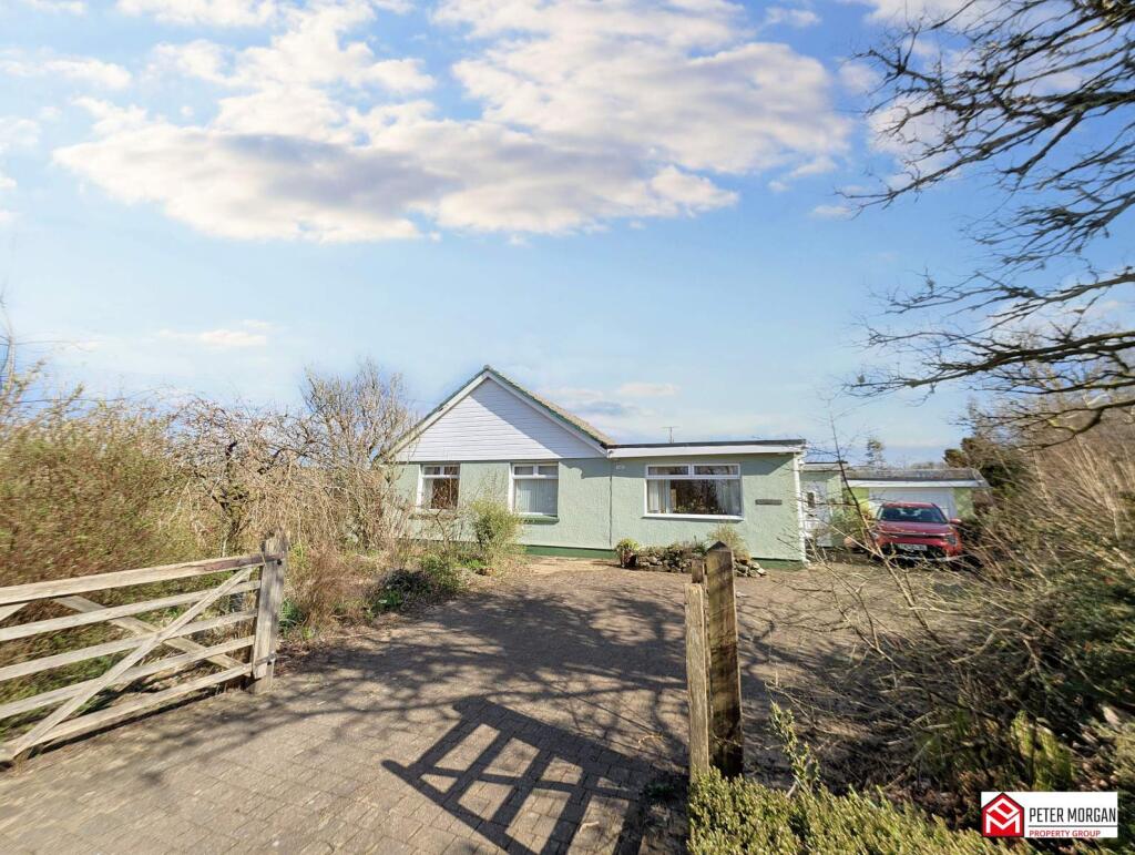 Main image of property: Llannon, Llanelli, West Glamorgan, SA14 6AH