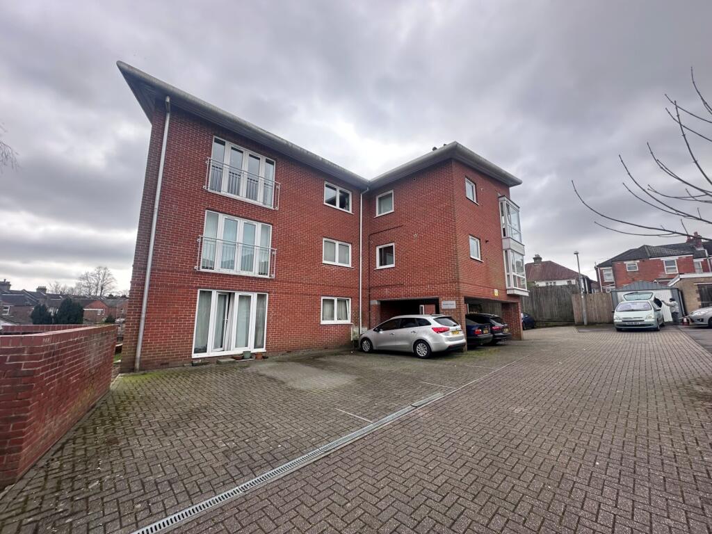 Main image of property: Flat 9 Bowden House, Bowden Lane, Portswood, Southampton, SO17 1TD