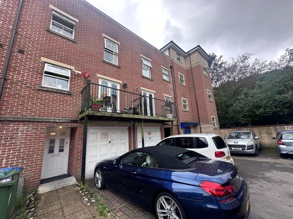 Main image of property: 4 Winton Street, Southampton, SO14 1LX