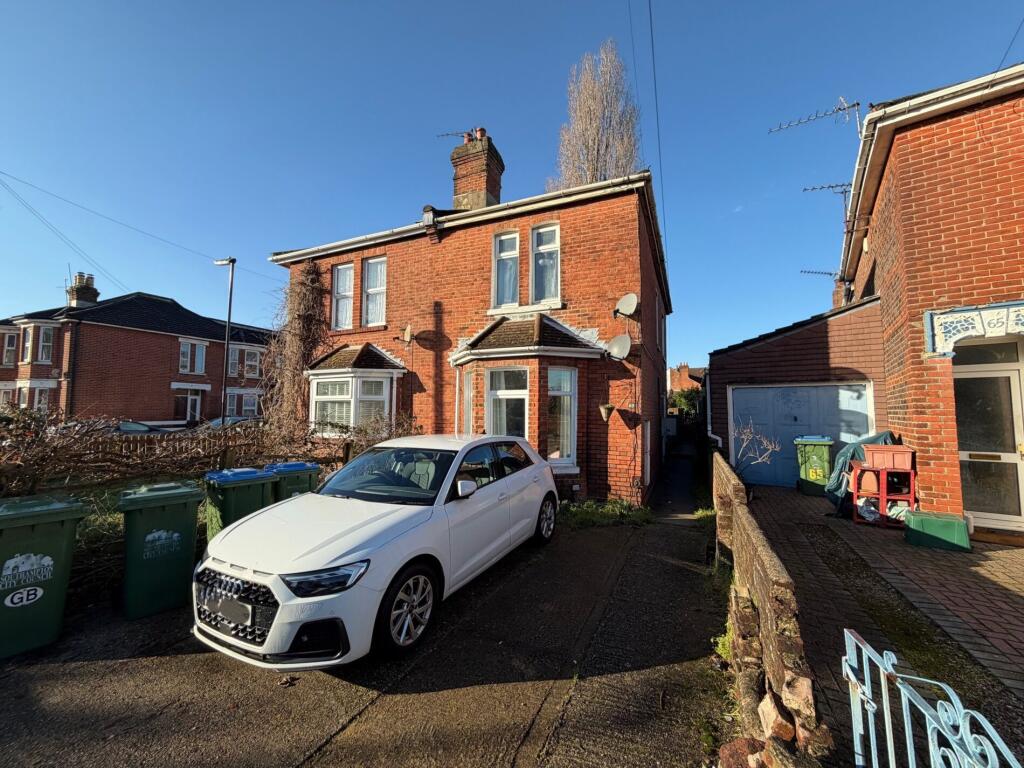 Main image of property: Shirley Park Road, Shirley, Southampton, SO16 4FX