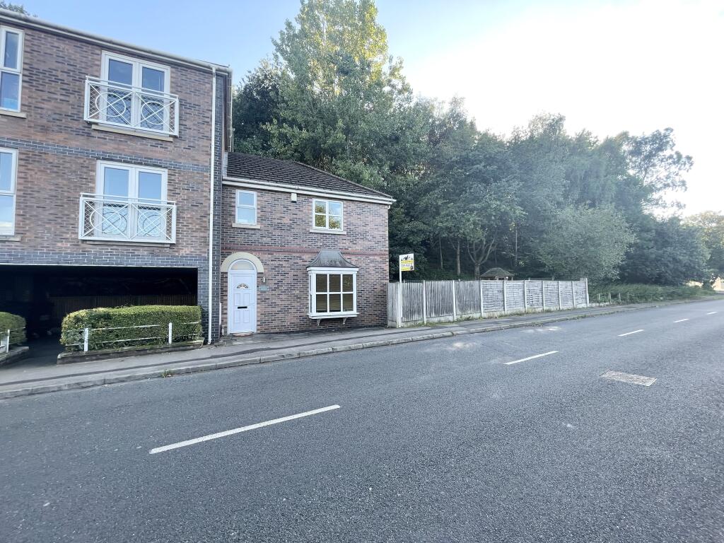 Main image of property: Keepers Cottage, The Locks, Thelwall New Road, Grapenhall, Warrington, WA4 2GS