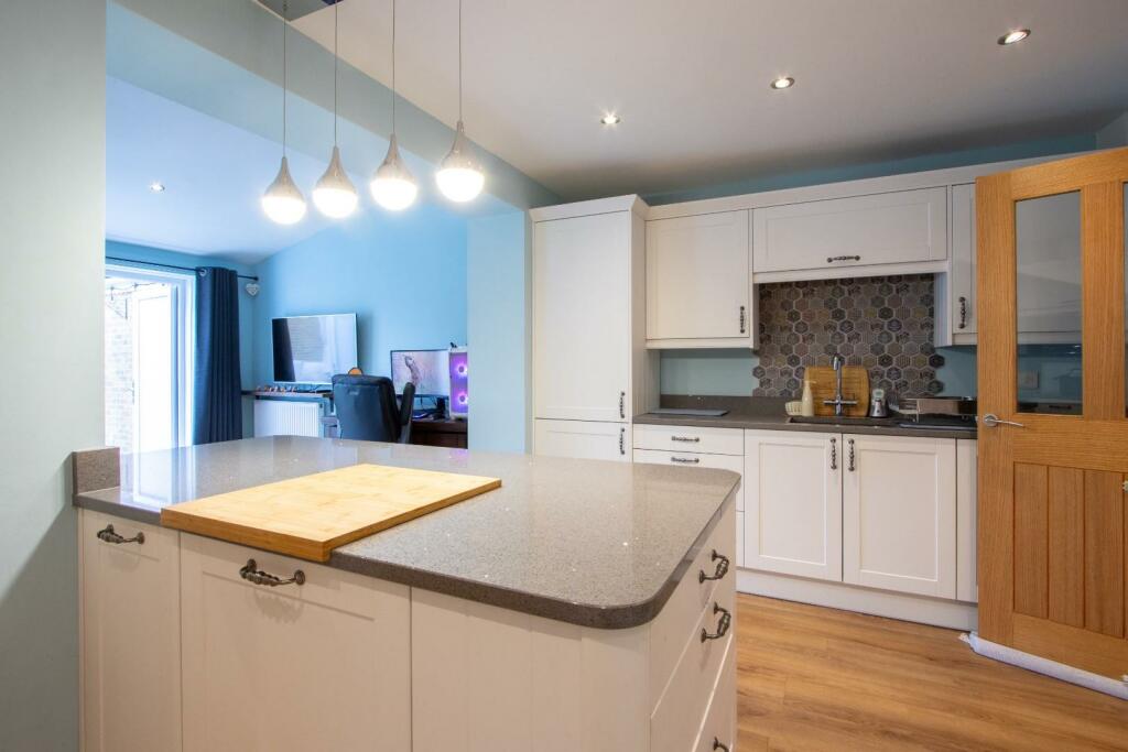 Additional property image - Heol Y Ddol, Caerphilly