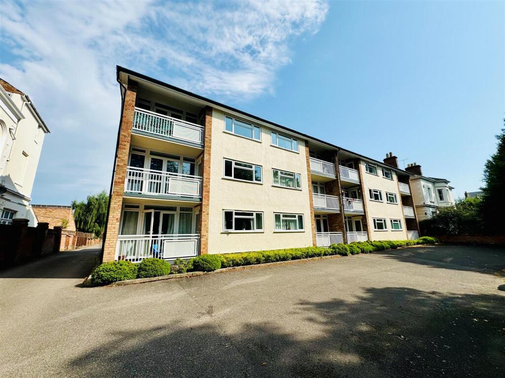 Main image of property: Binswood Avenue